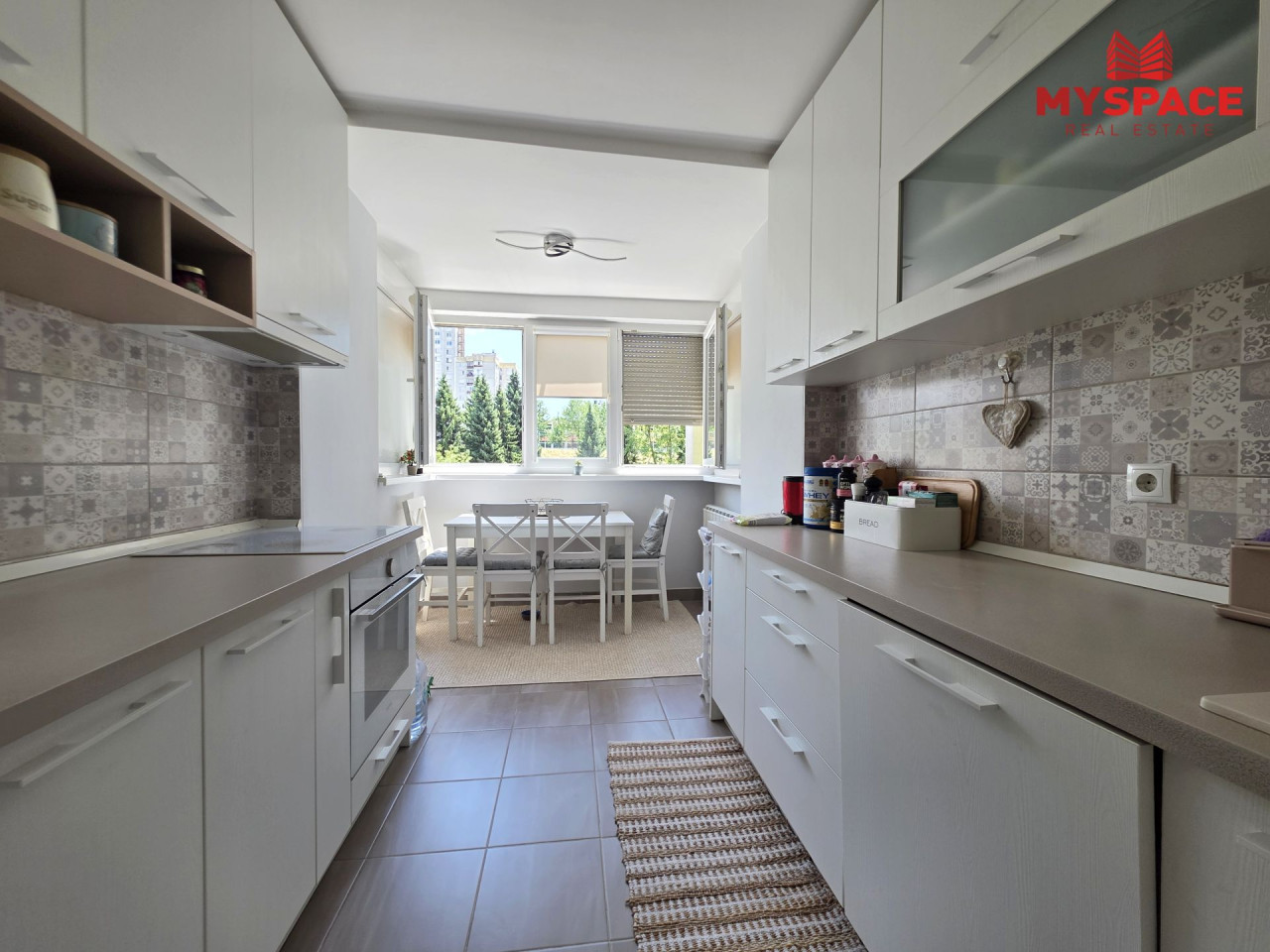 MY SPACE/ Trosoban renoviran stan/ Alipašino polje/ 70m2 photo 5