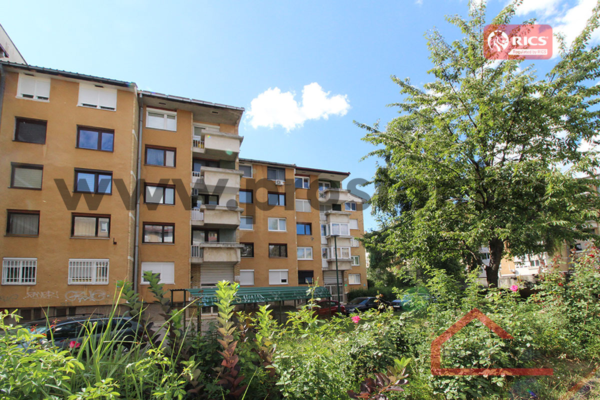 PROSTOR prodaje: Trosoban stan sa dva balkona, Dobrinja photo 1