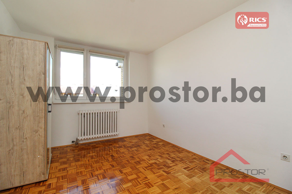 PROSTOR prodaje: Trosoban stan sa dva balkona, Dobrinja 8