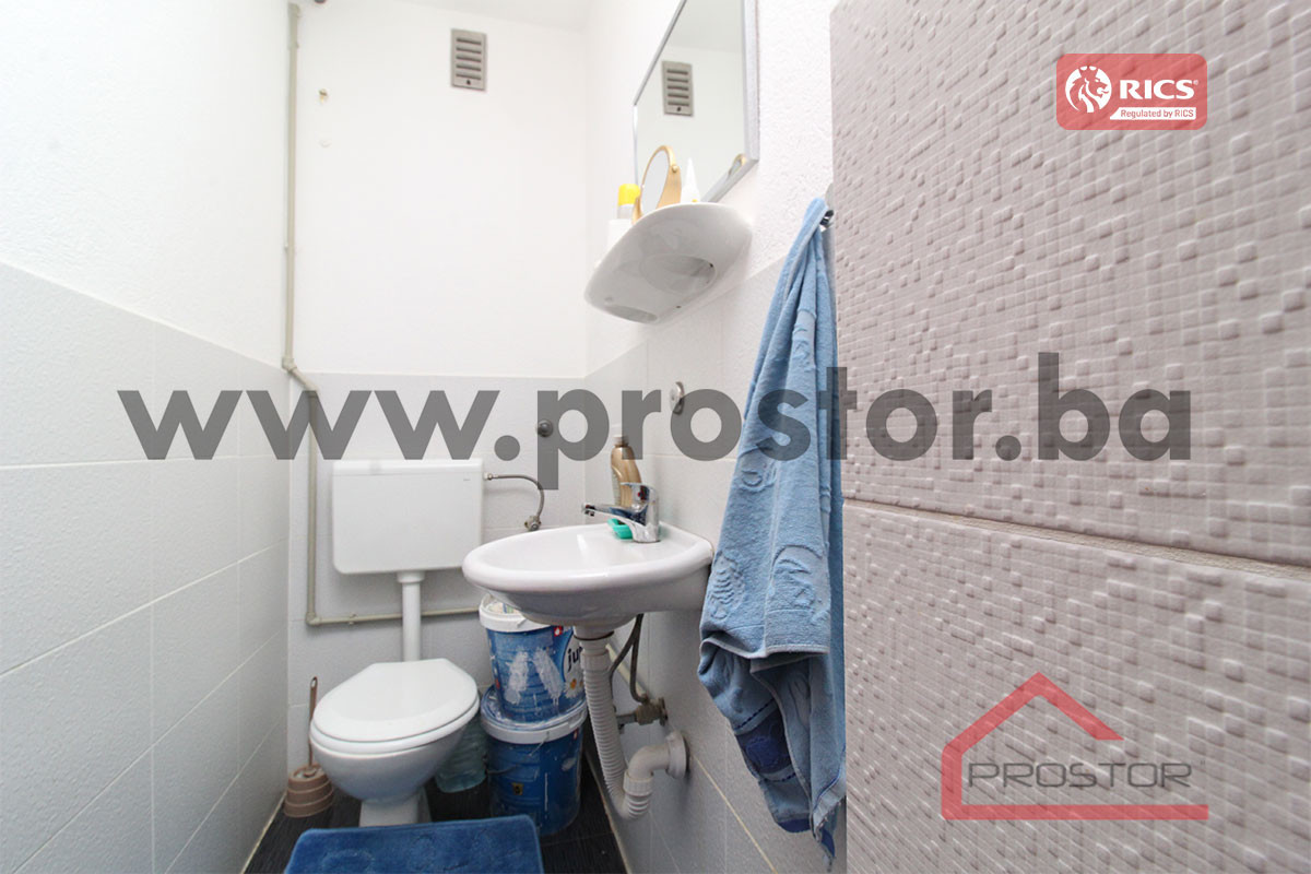 PROSTOR prodaje: Trosoban stan sa dva balkona, Dobrinja 16