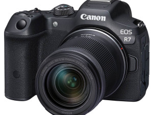 Canon EOS R7 18-150