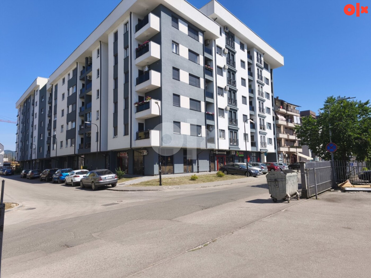 STAN 75M2, USKORO USELJIV, BORIK, IZA AUDI SERVISA
