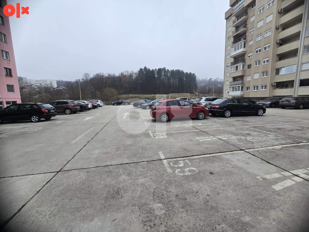 Parikng mjesto nad Garažama Tuzla 3