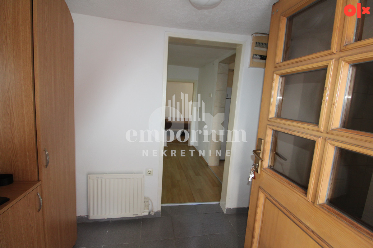 Namještena kuća sa dvorištem u centru grada, 60 m2 ID: 438/ENI 5