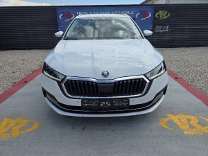 SKODA  Octavia karavan 2.0 tdi dsg  steyli led navi kamera