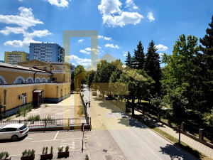 Na prodaju trosoban stan u strogom Centru grada