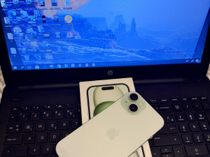 IPHONE 15 256GB GREEN NOVO 83% BAT FUL PAKET 10/10
