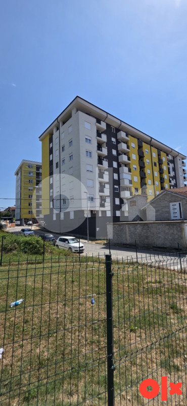 NOV, ČETVOROSOBAN STAN, 90m2