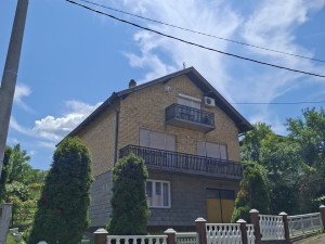 For sale: spacious family home in Derventa