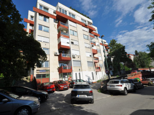 Stan sa garažom 65m2 -Koševsko brdo