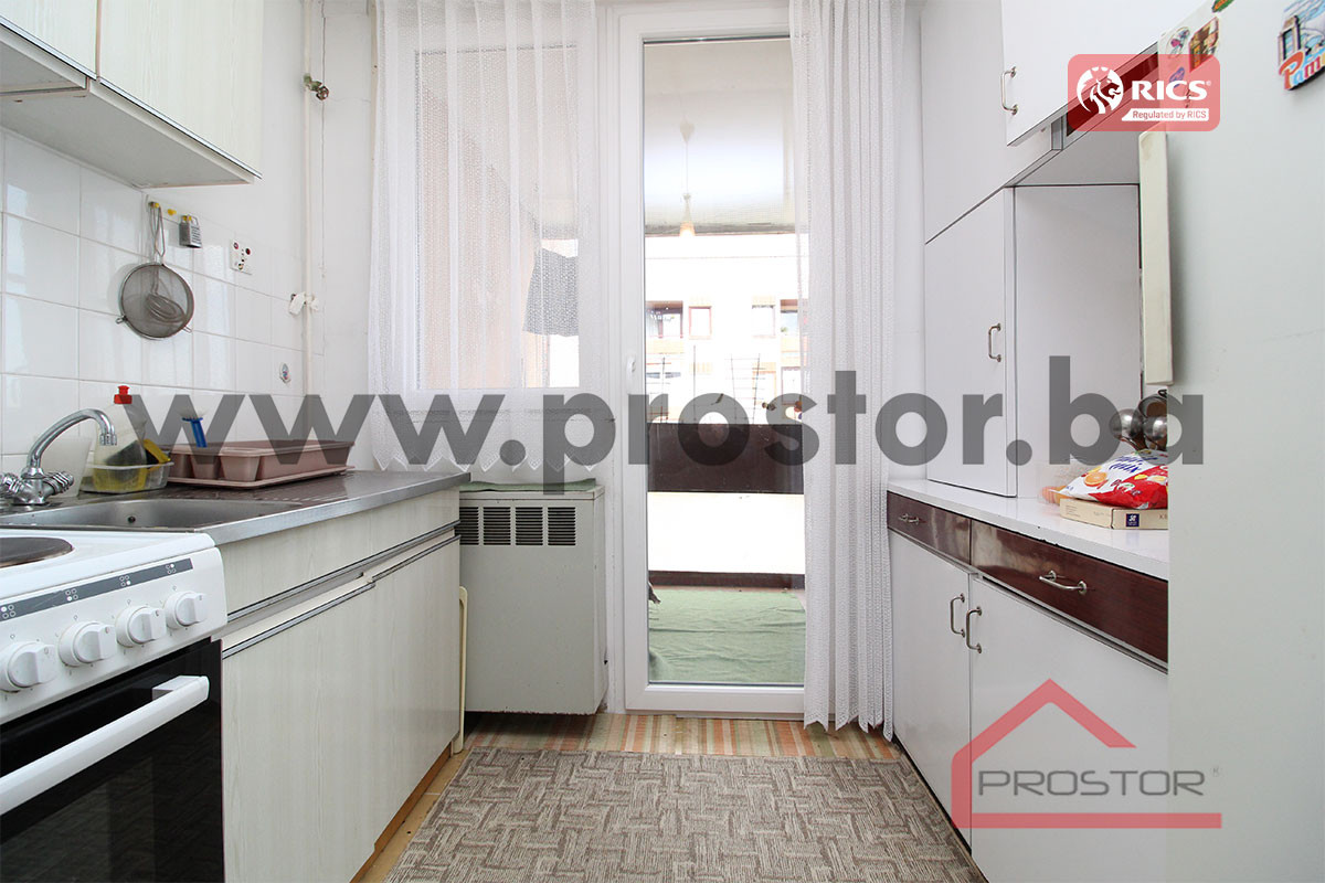PROSTOR prodaje: Trosoban stan sa lođom, Alipašino polje 10
