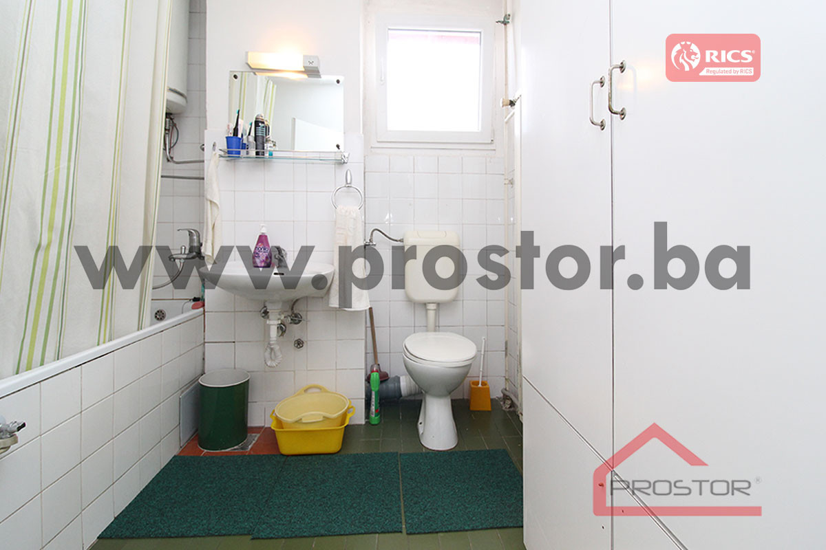 PROSTOR prodaje: Trosoban stan sa lođom, Alipašino polje 14