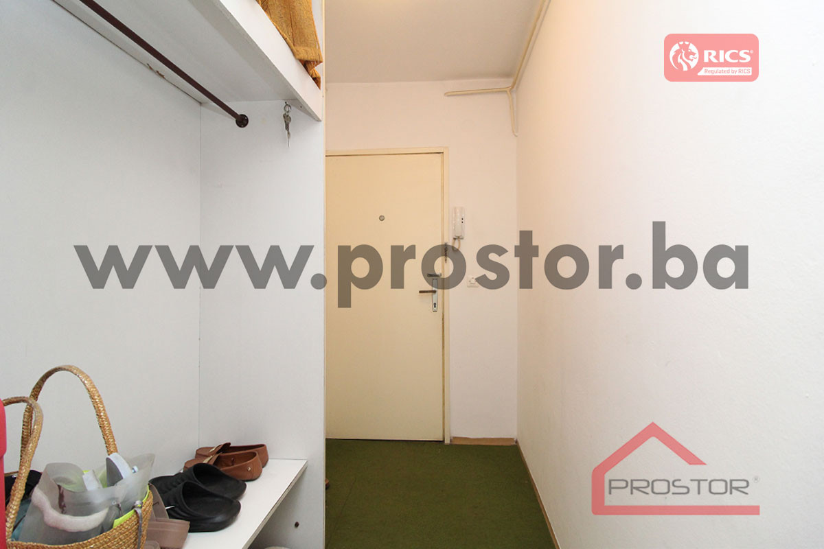 PROSTOR prodaje: Trosoban stan sa lođom, Alipašino polje 17