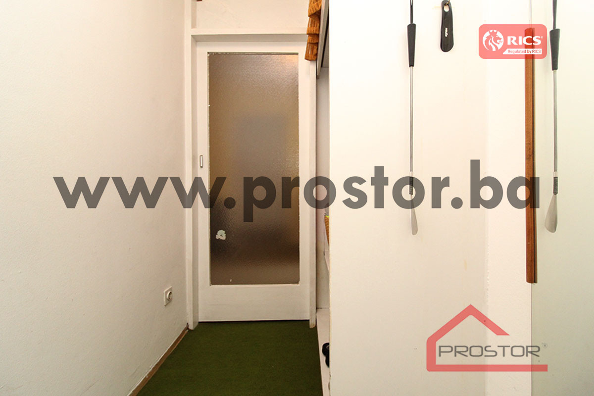 PROSTOR prodaje: Trosoban stan sa lođom, Alipašino polje 18