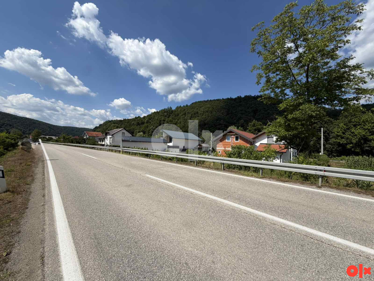 PRODAJE SE - Zemljište - Poslovna zona HALKIĆI - B.KRUPA 3
