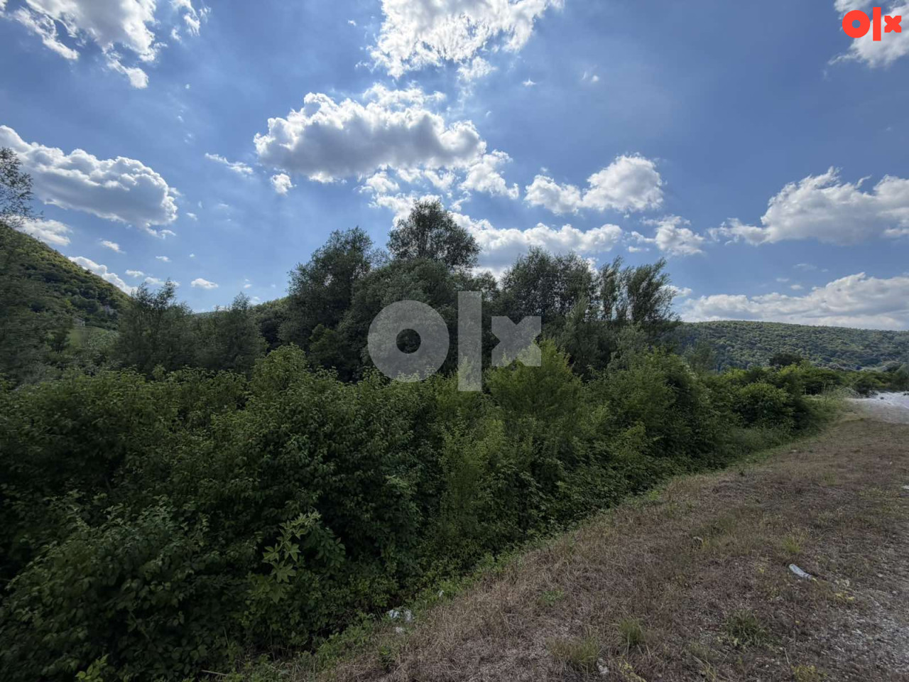 PRODAJE SE - Zemljište - Poslovna zona HALKIĆI - B.KRUPA 4