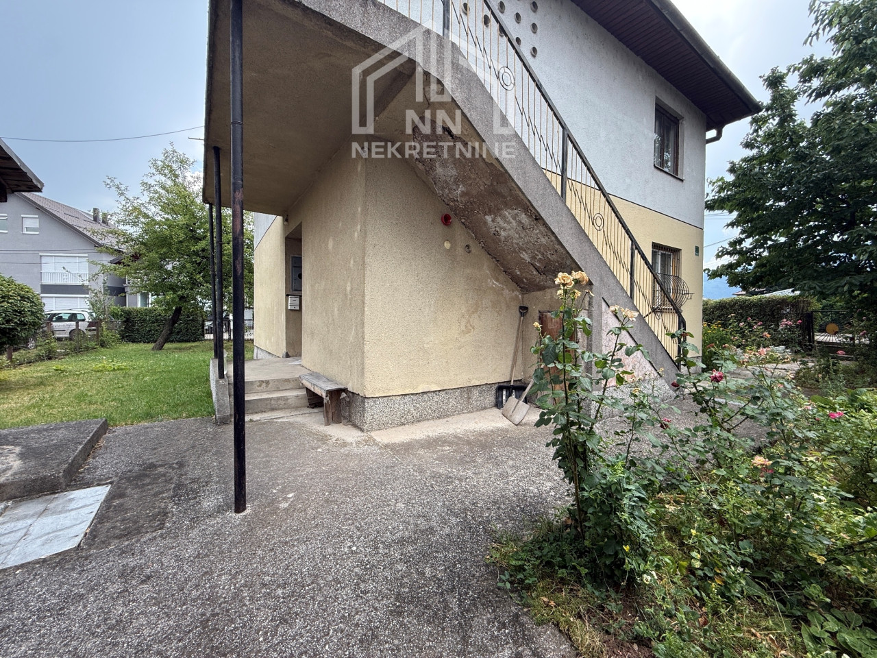 NN Nekretnine : Kuća sa dvorištem i garažom - Butmir - Ilidža 21