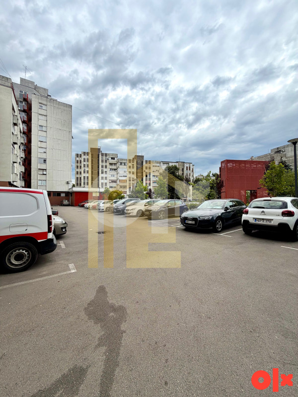 Iznajmljujemo kancelarijski prostor u Centru grada 24