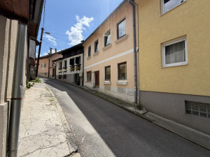 Kuća sa dvorištem, Čadoržina, Stari Grad