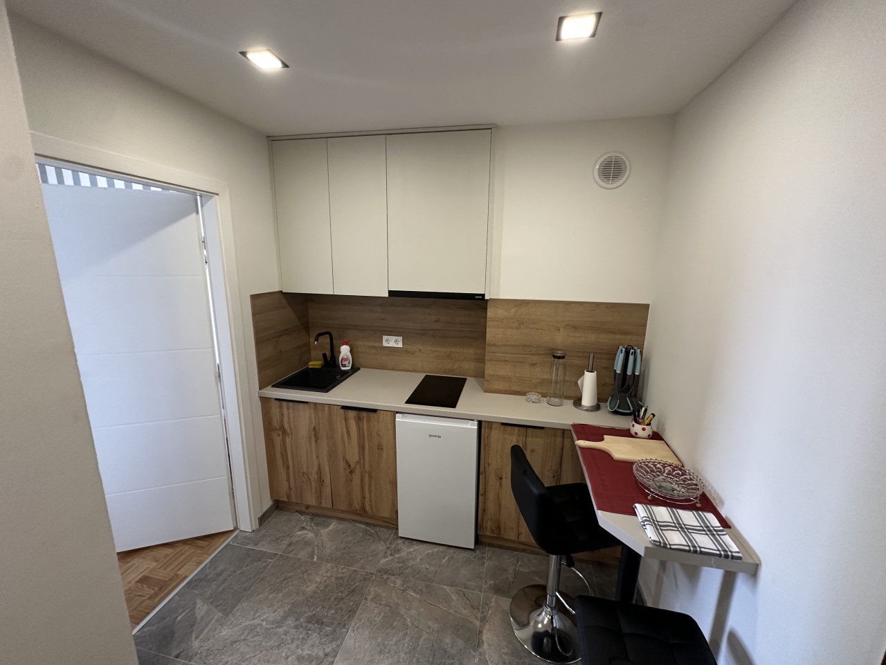 Kompletno renoviran dvosoban stan - 40 m2 15