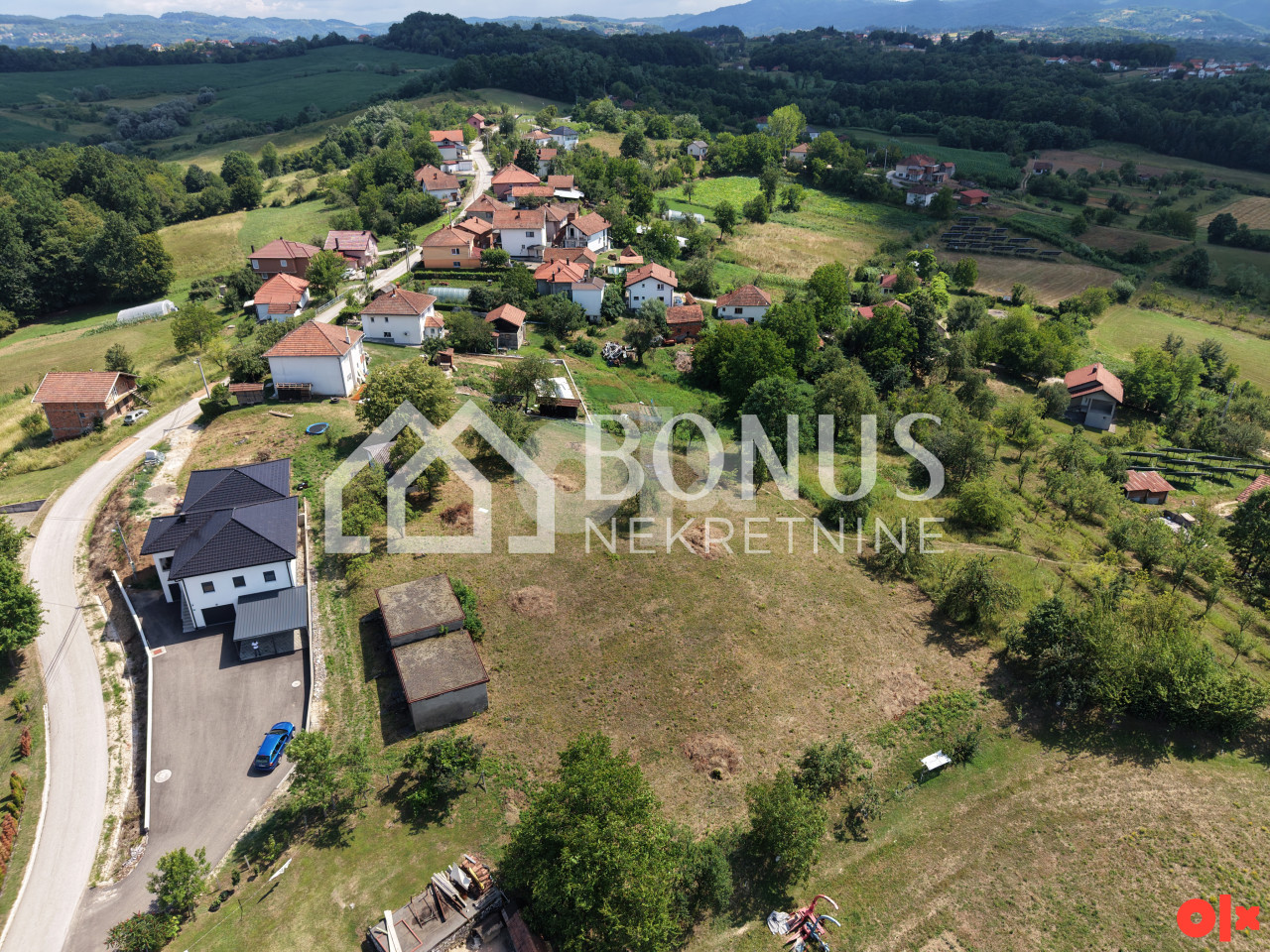 Zemljište sa vikendicom i tri garažna mjesta, Rosulje - Tešanj 17