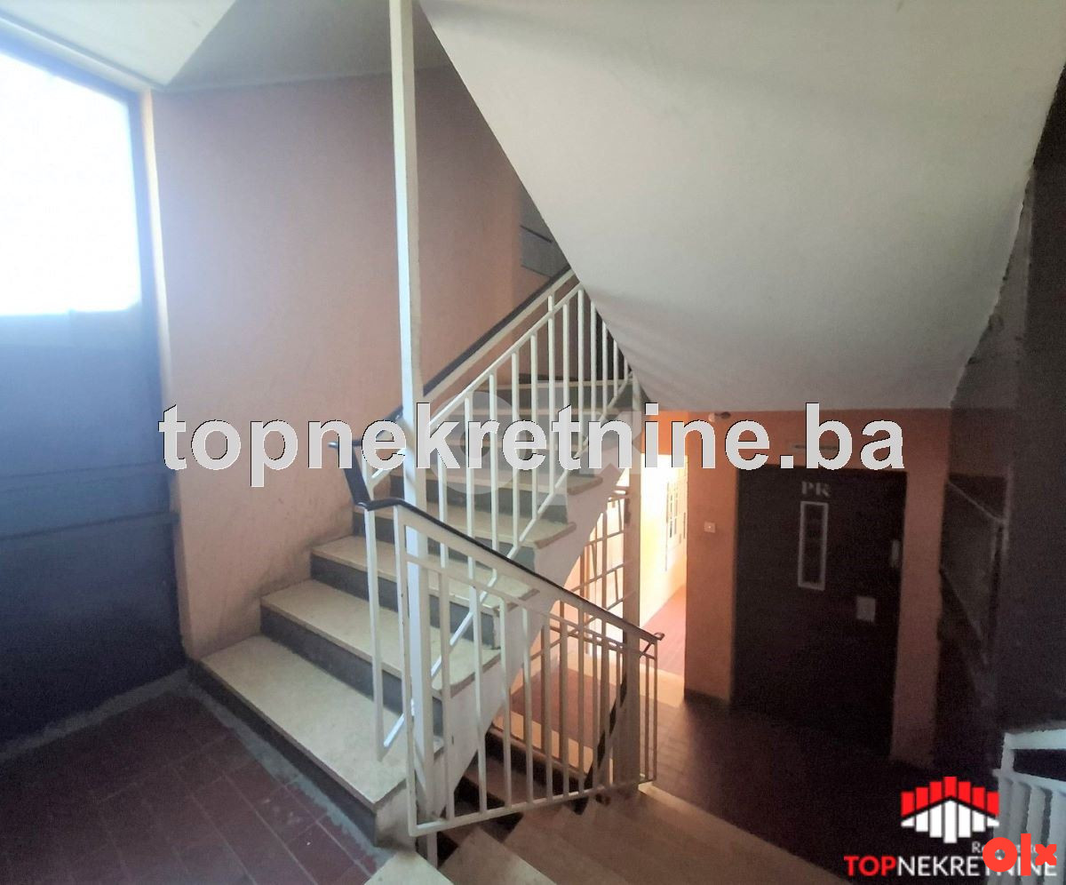 Trosoban stan od 74m2 sa balkonom na Dobrinji 3 16