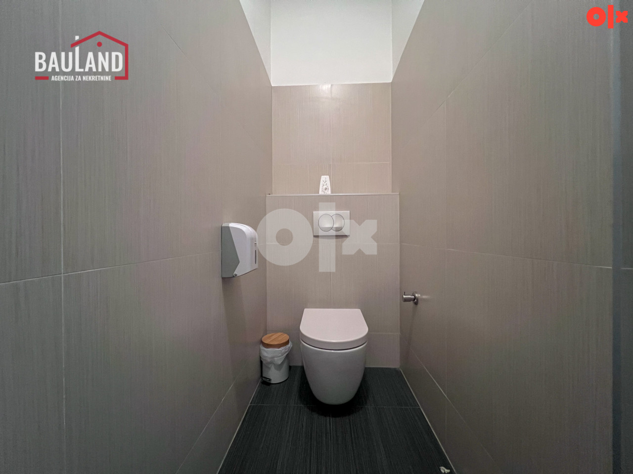 Poslovni prostor površine 200m2 u centru Ilidže 17