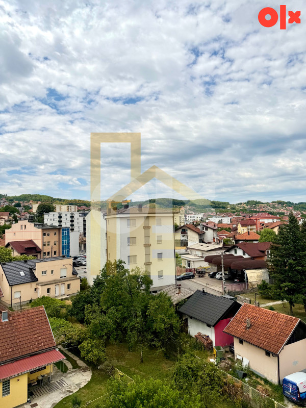 Na prodaju LUX četverosoban stan, naselje Lauš 25