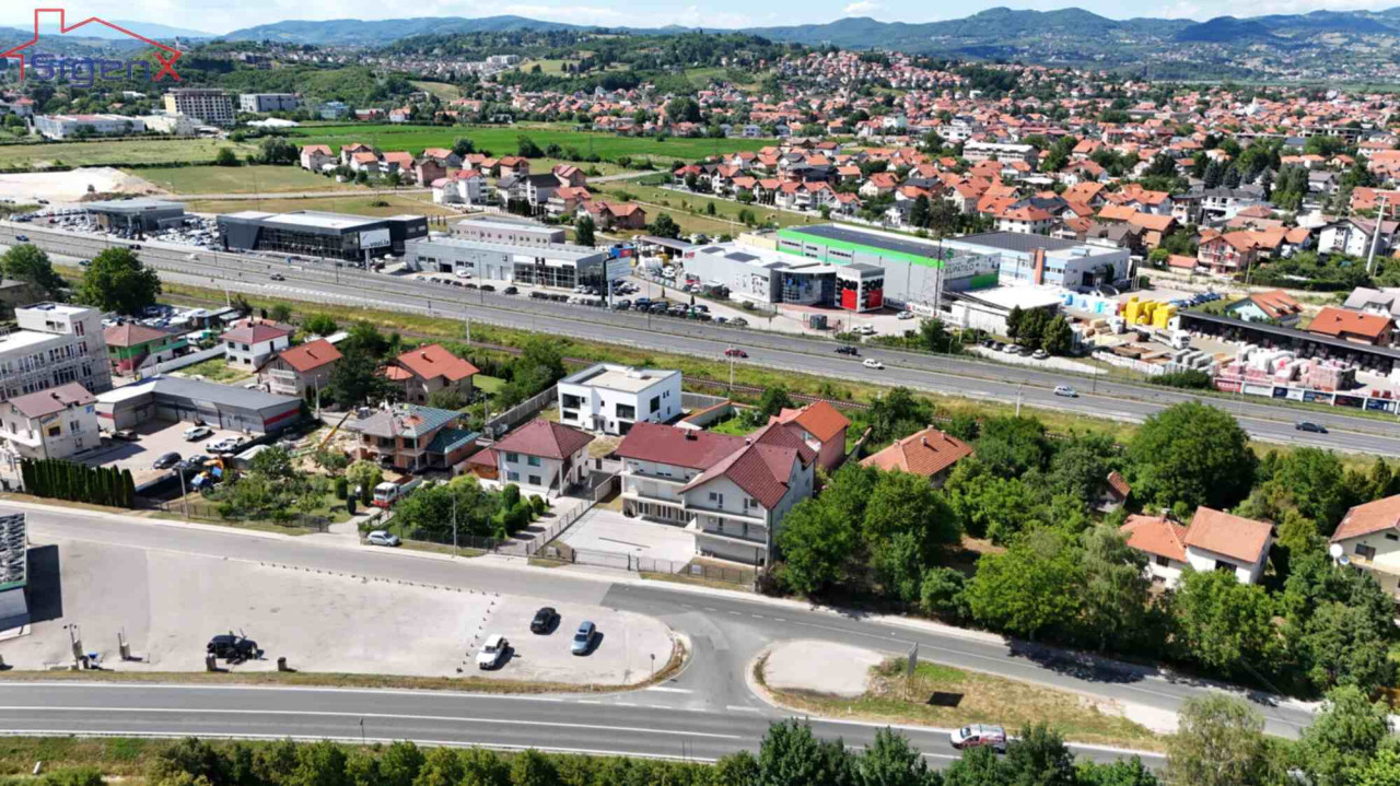 SIGENX izdaje/ Poslovni objekat - Plandište / 3 Etaže/ Adaptiran 17