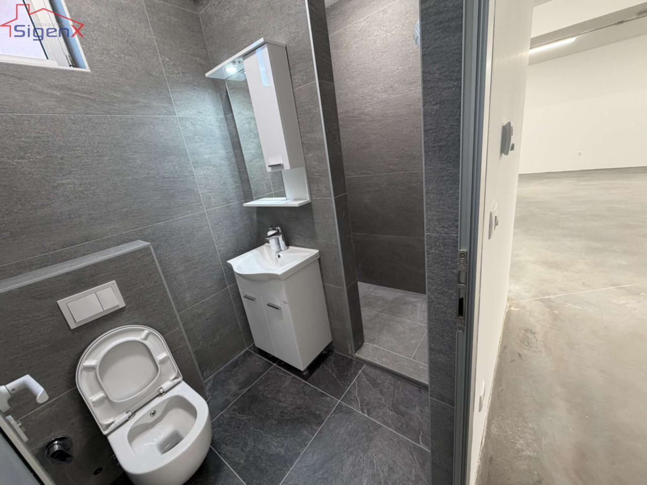 Višenamjenski Poslovni prostor 250m2/Ilidža/ Veliki Parking/ Novo 5