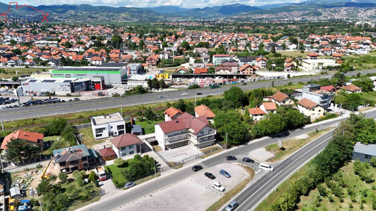 Višenamjenski Poslovni prostor 250m2/Ilidža/ Veliki Parking/ Novo 11