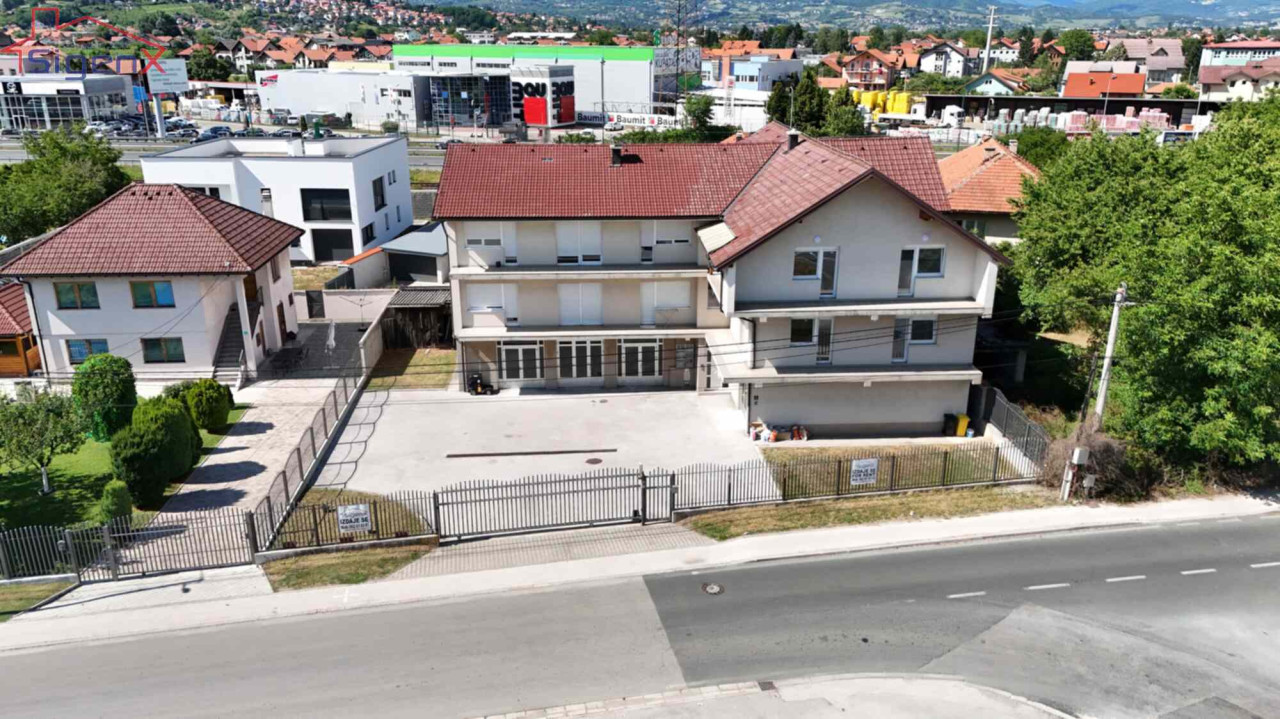 Višenamjenski Poslovni prostor 250m2/Ilidža/ Veliki Parking/ Novo 12