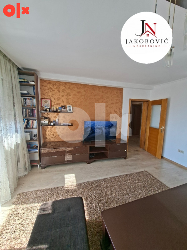 Trosoban stan 72 m2 centar Brčkog 4