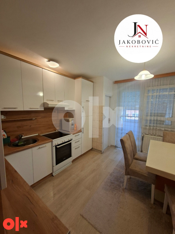 Trosoban stan 72 m2 centar Brčkog 2