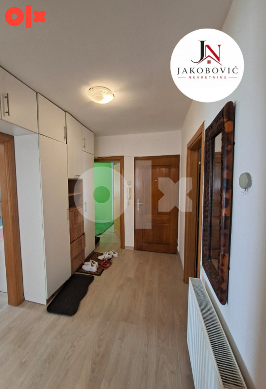 Trosoban stan 72 m2 centar Brčkog 12