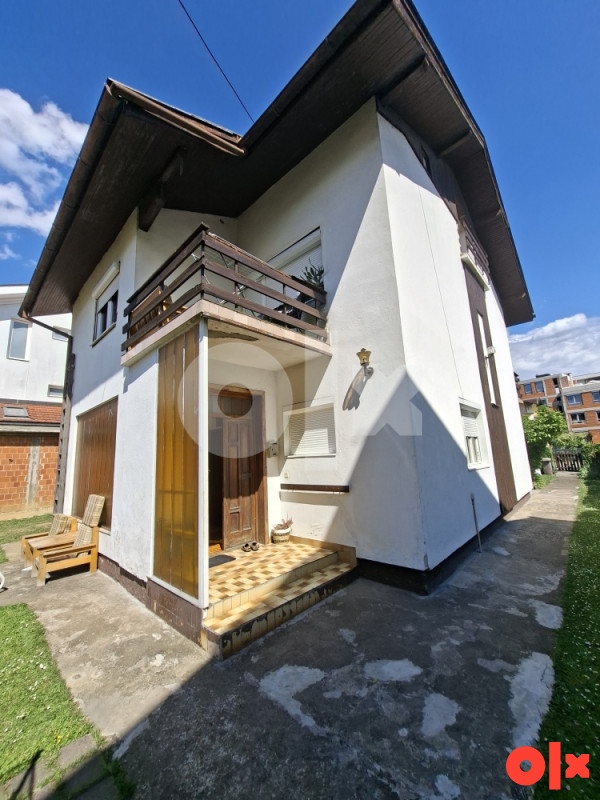 Kuća u centru Laktaša, višespratnica 5