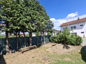 Kuća u centru Laktaša, višespratnica photo 3