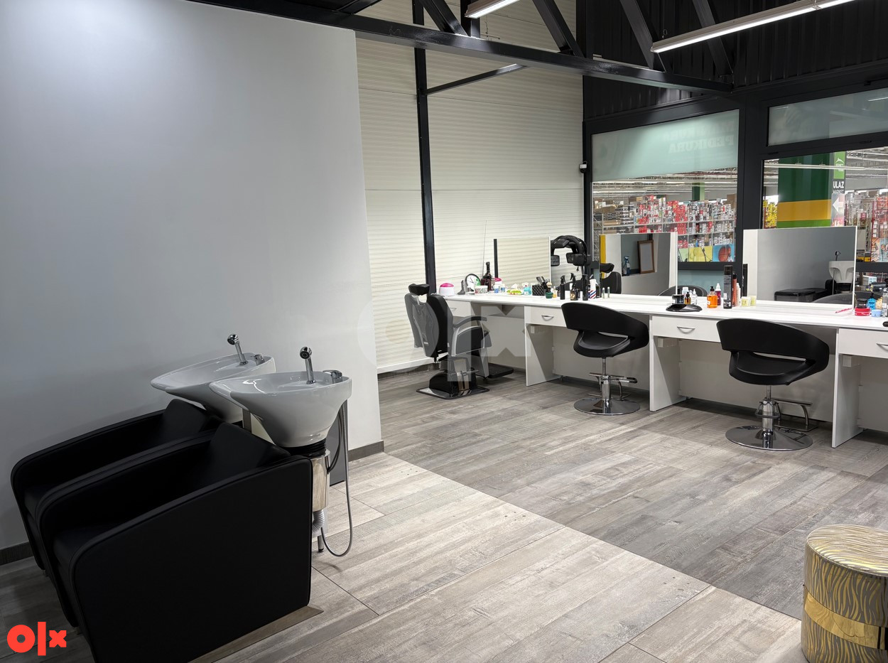 Frizerski Salon / Poslovni prostor 69,5m2 1500 + PDV 3