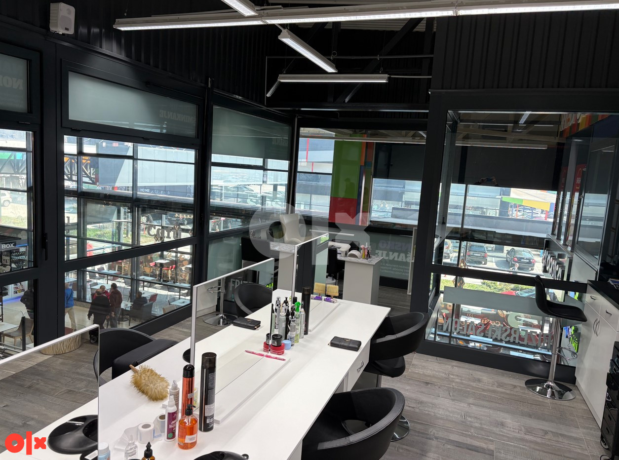Frizerski Salon / Poslovni prostor 69,5m2 1500 + PDV 5