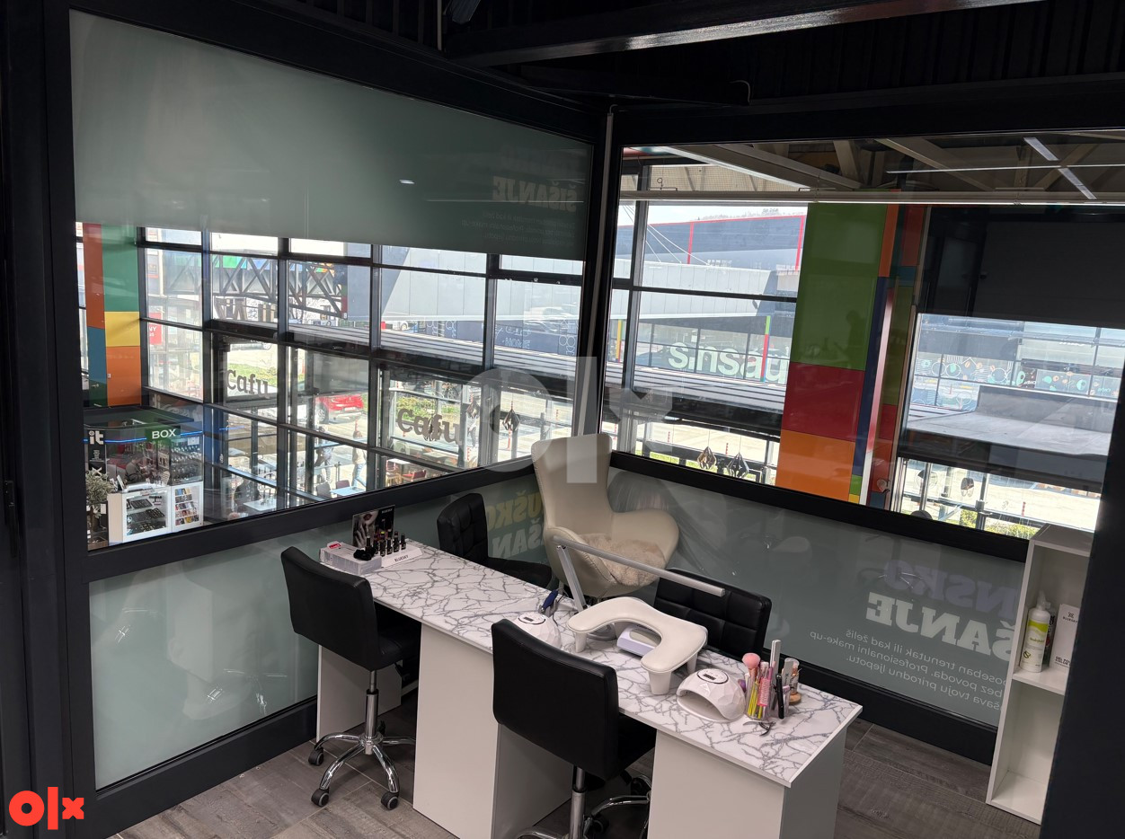 Frizerski Salon / Poslovni prostor 69,5m2 1500 + PDV 6