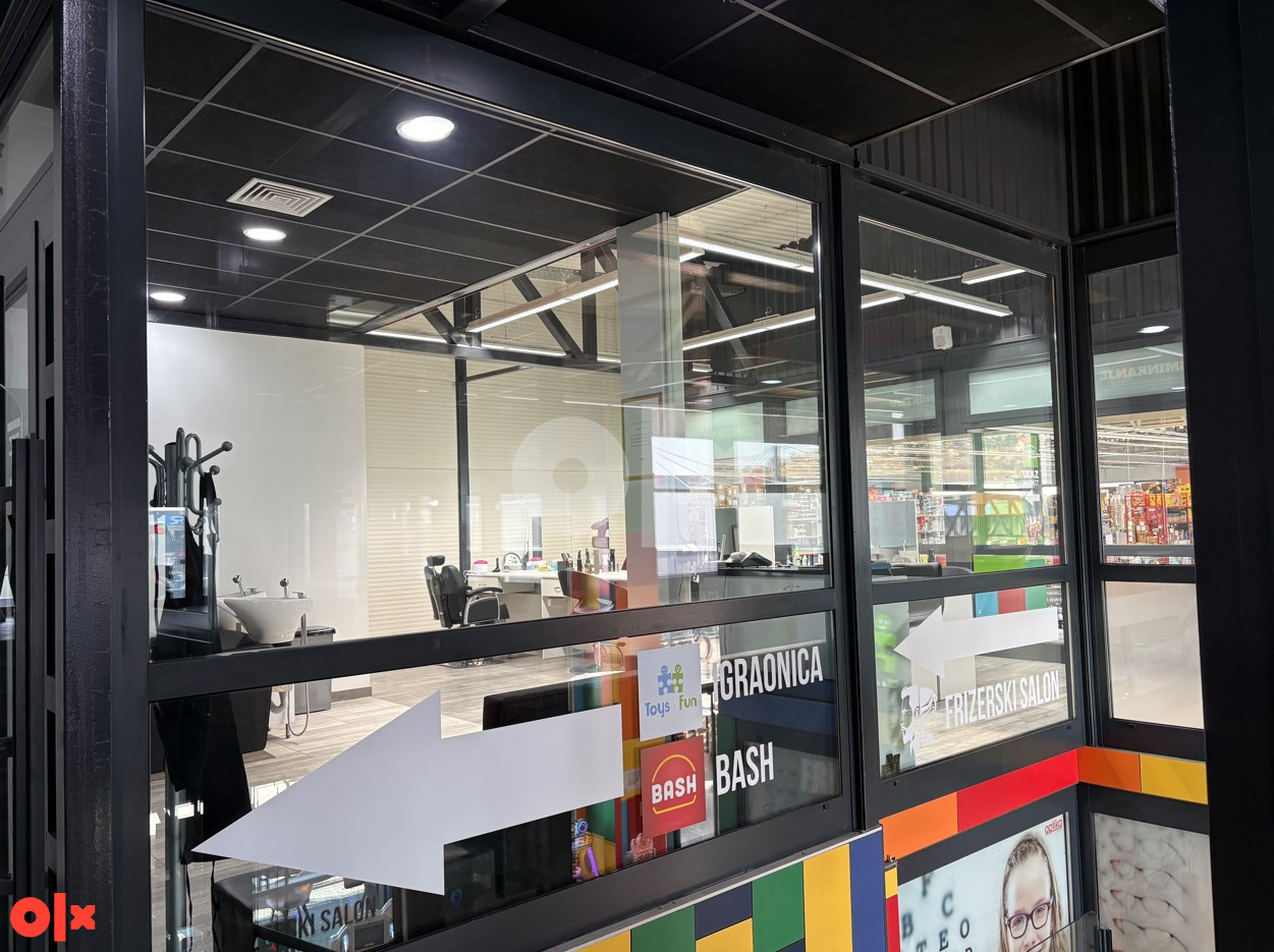 Frizerski Salon / Poslovni prostor 69,5m2 1500 + PDV 11
