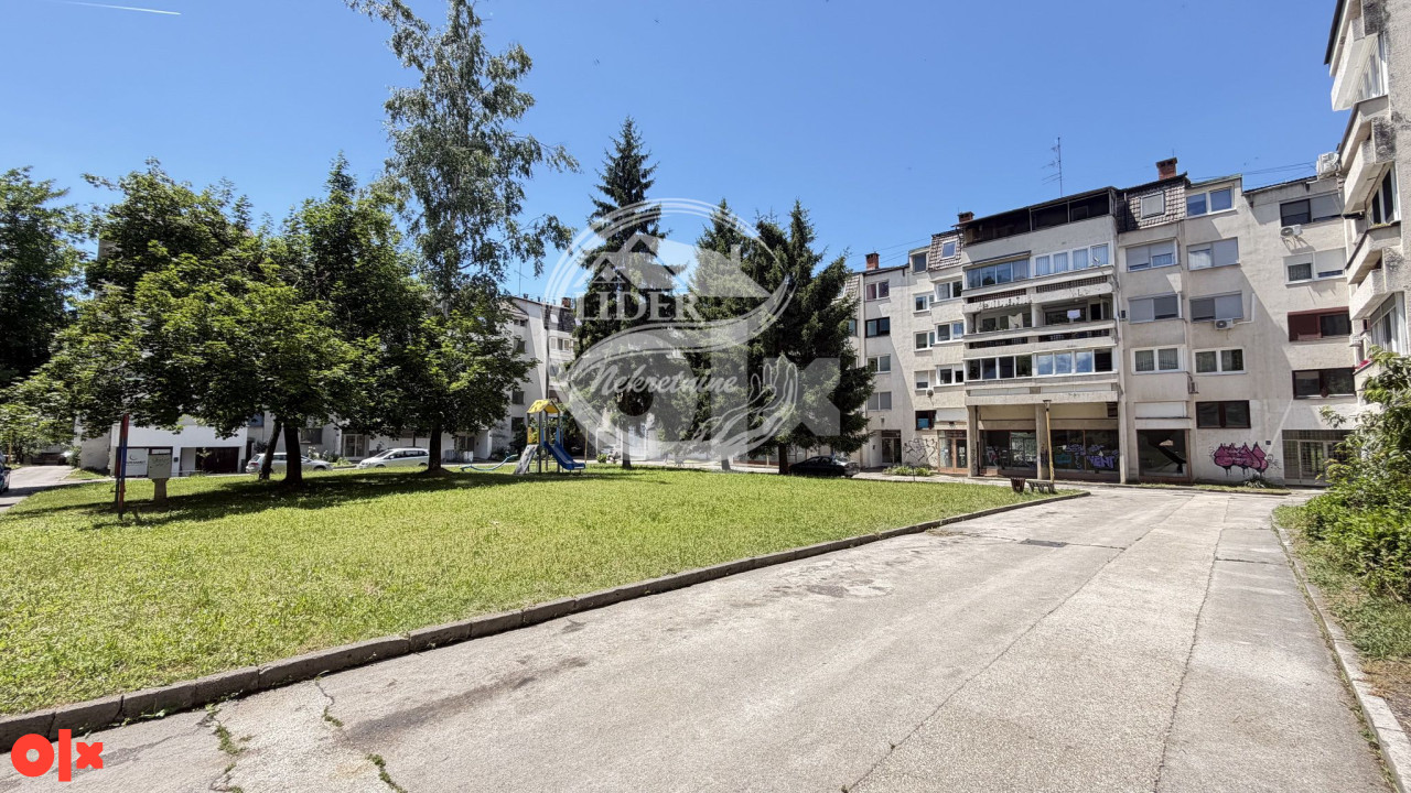Više prostora nego što se čini - jednosoban stan u Solini! 12