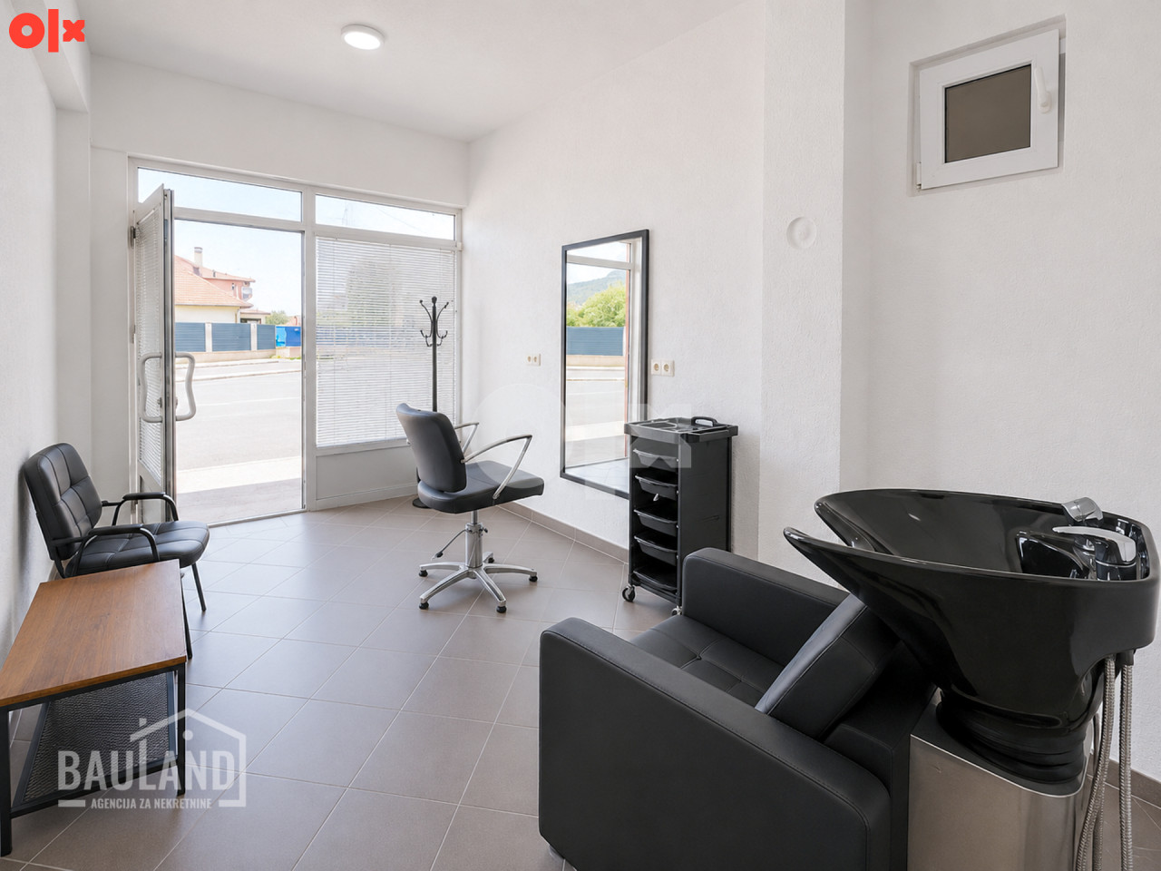 BAULAND/ Višenamjenski poslovni prostor 20m2/Osjek Ilidža