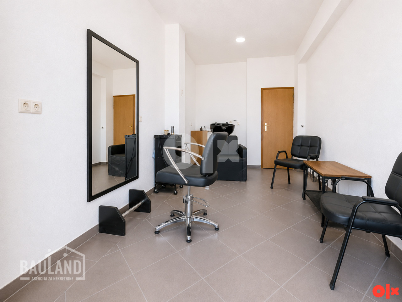 BAULAND/ Višenamjenski poslovni prostor 20m2/Osjek Ilidža 3
