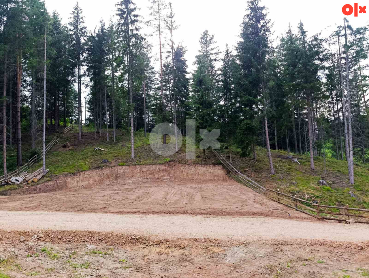Prodaja zemljišta Nišići ATRAKTIVNA LOKACIJA 24