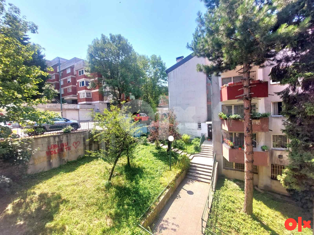 CAPITAL/ Trosoban stan Centar-Koševsko brdo/ 76m2/ 1.sprat 16