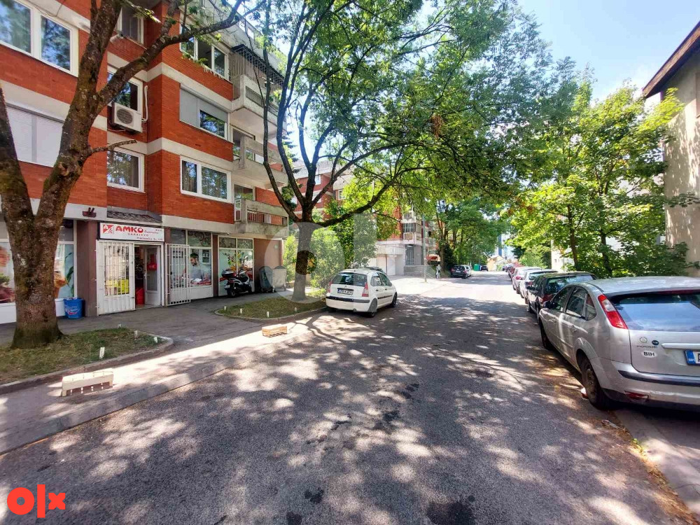 CAPITAL/ Trosoban stan Centar-Koševsko brdo/ 76m2/ 1.sprat 17
