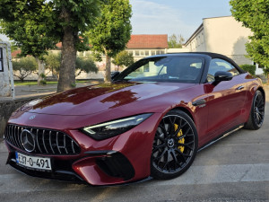 Mercedes-Benz SL 63 AMG 4 MATIC  2023 GOD 585 KS