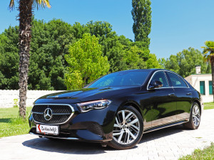 Mercedes E 220 D Avantgarde DIGITAL LED 197 KS -Novi model-