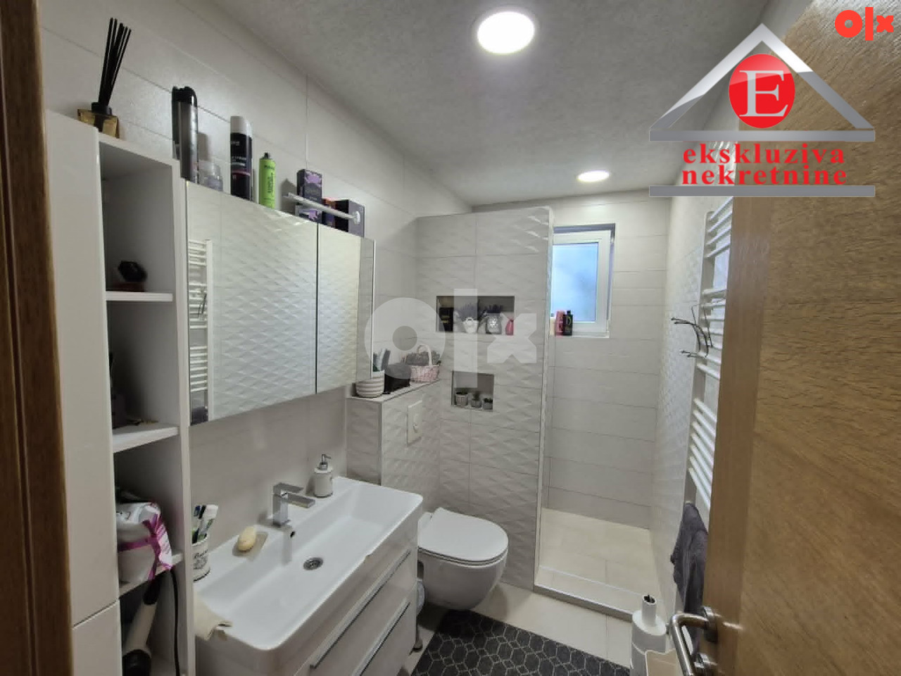 Moderno namještena, renovirana kuća na sprat ID: 4278/DŠ 12
